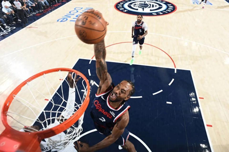 爱游戏app下载-正负值比肩得分！20中15爆砍45+5+5，球迷：效率惊人，正负值吓人