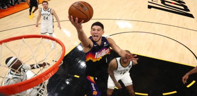 总决赛空砍群群主！拼尽全力的布克急需队友支援